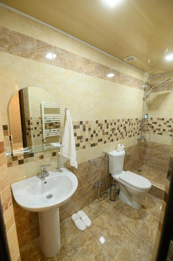 Karnel Hotel Sanain Bagian luar foto